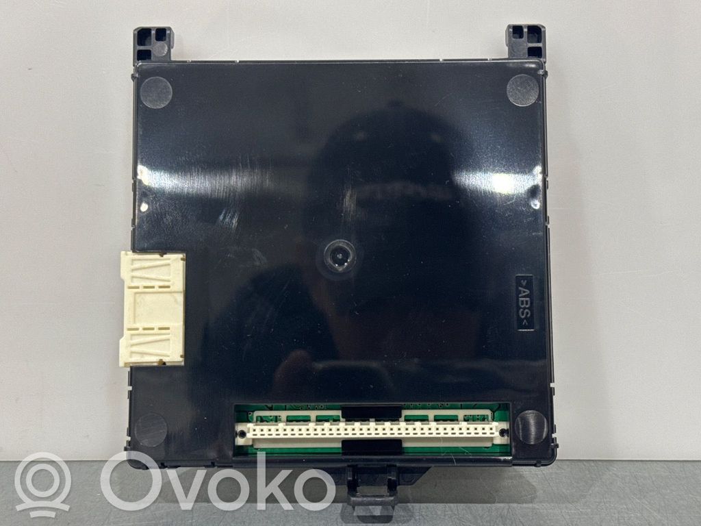 Toyota Auris E180 Unidad de control/módulo de carrocería central 