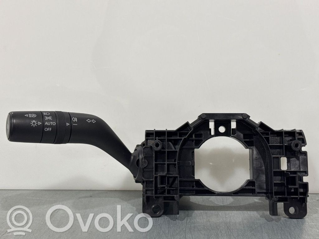Mazda CX-30 Autres commutateurs / boutons / leviers 