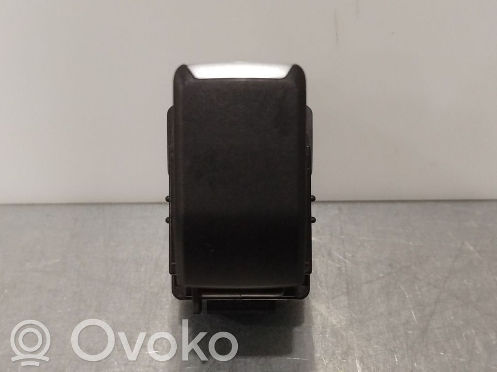 Isuzu D-Max Electric window control switch 