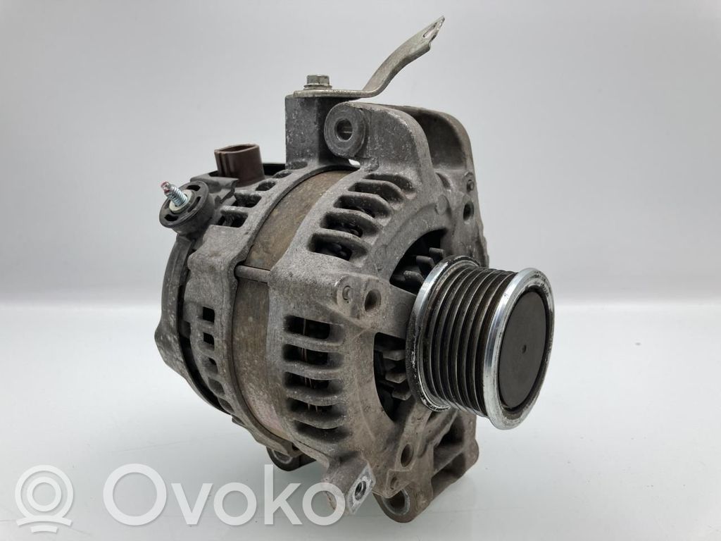 Toyota RAV 4 (XA40) Generator/alternator 