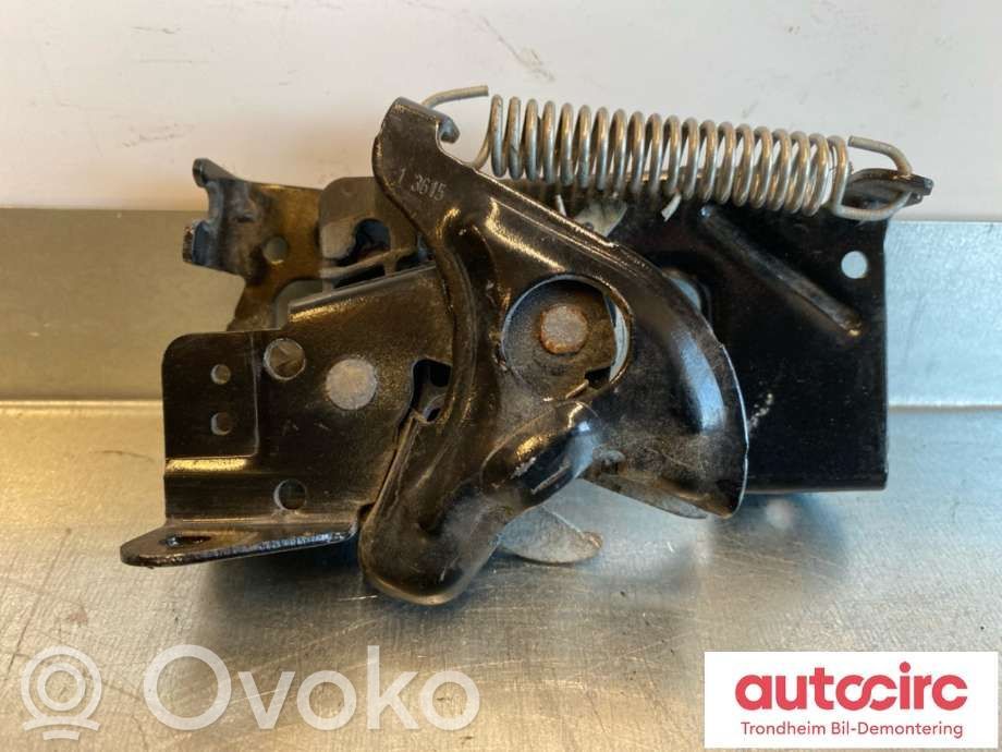 BMW 4 F32 F33 Замок капота двигателя 