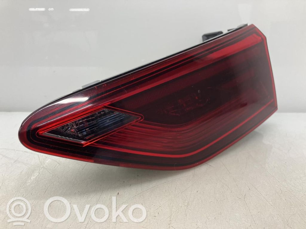 Volkswagen Golf VIII Lampă spate în caroserie 