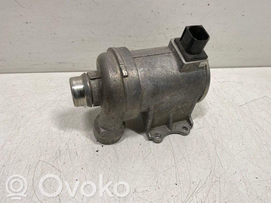 Volvo XC90 Vesipumppu 