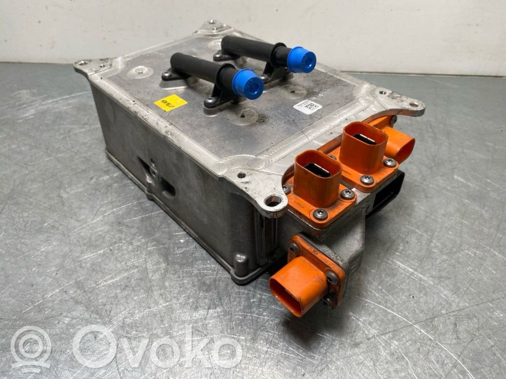 Volkswagen PASSAT B8 Battery charger (optional) 
