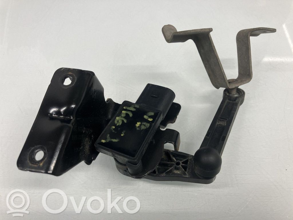 Volkswagen Golf VIII Rear height level sensor lever 