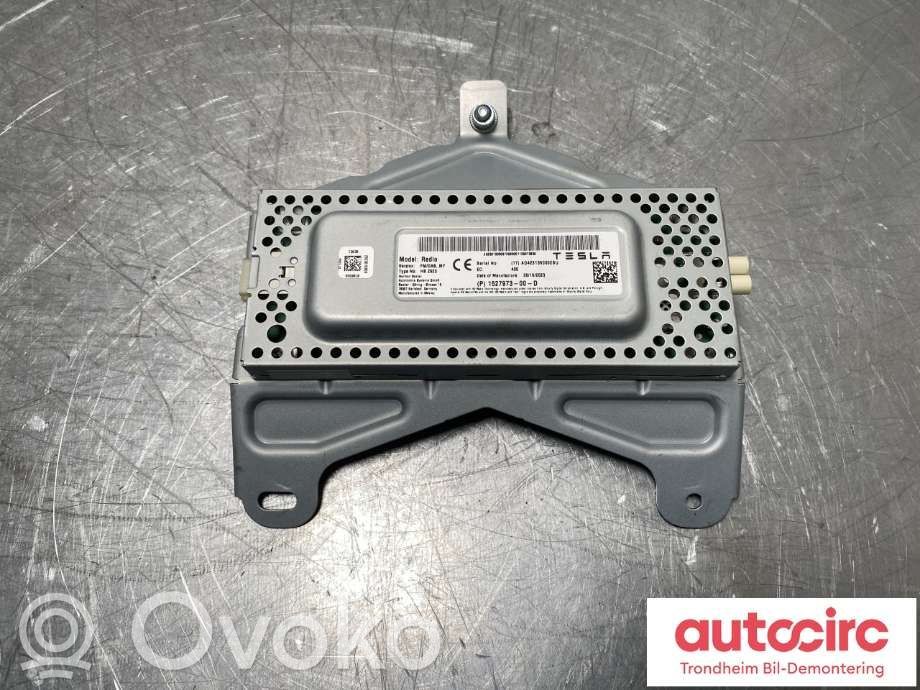Tesla Model Y Antenos stiprintuvas 