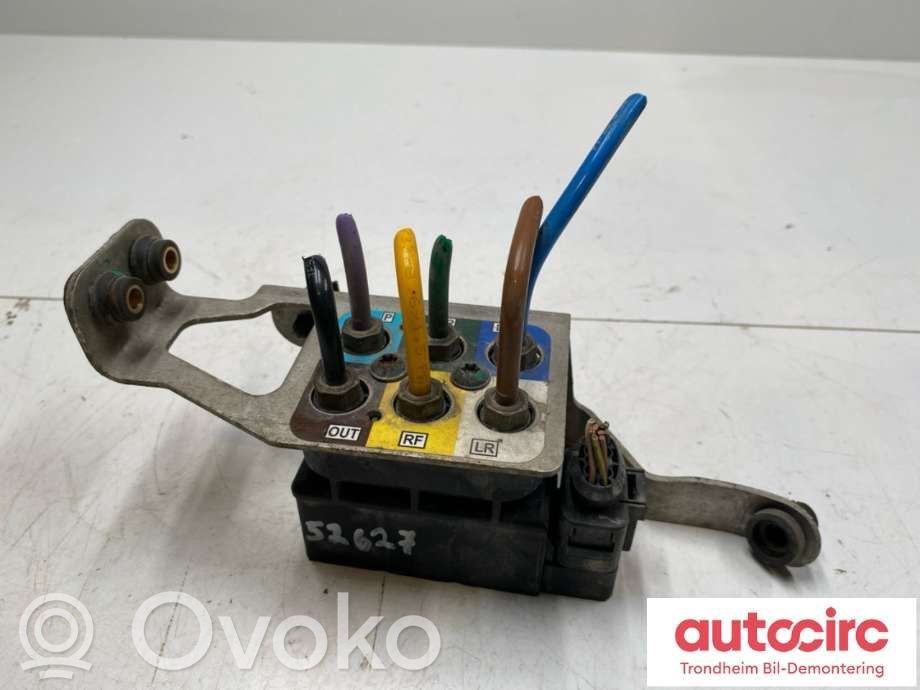 Tesla Model S Verteiler / Ventilblock Luftfederung 
