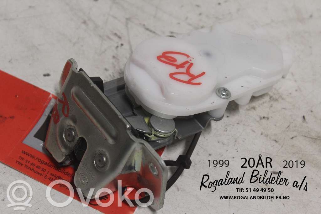 Peugeot iOn Front door lock 