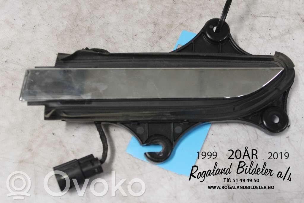 Tesla Model X Klamka zewnętrzna drzwi 