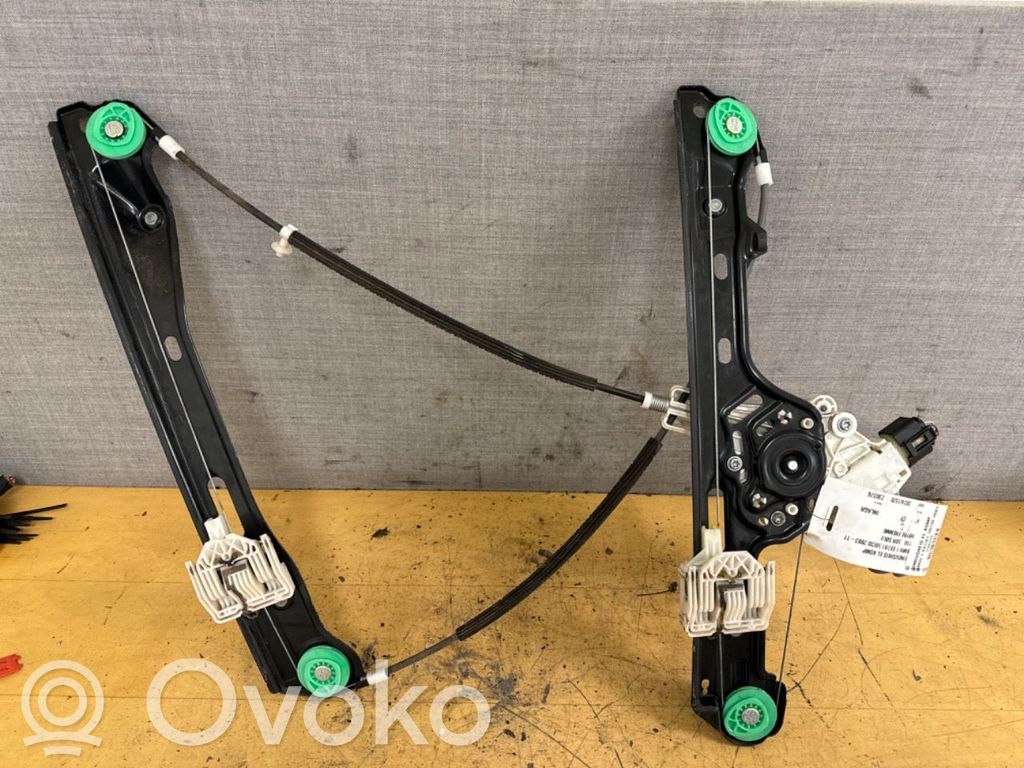 BMW 1 E81 E87 Front door electric window regulator 