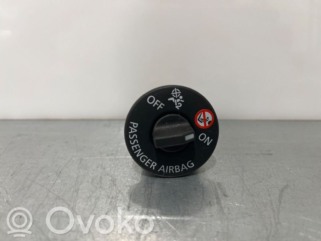 Opel Vivaro Inne przełączniki i przyciski 
