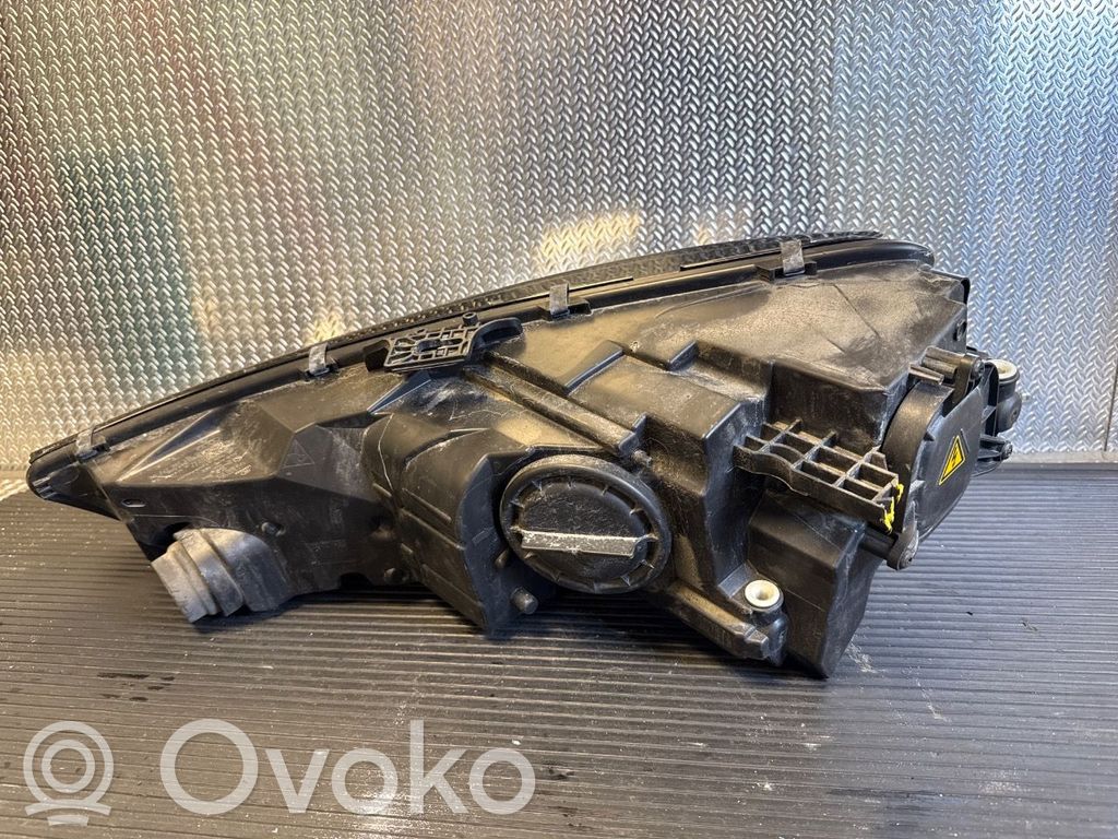 Audi A4 S4 B9 Phare frontale 