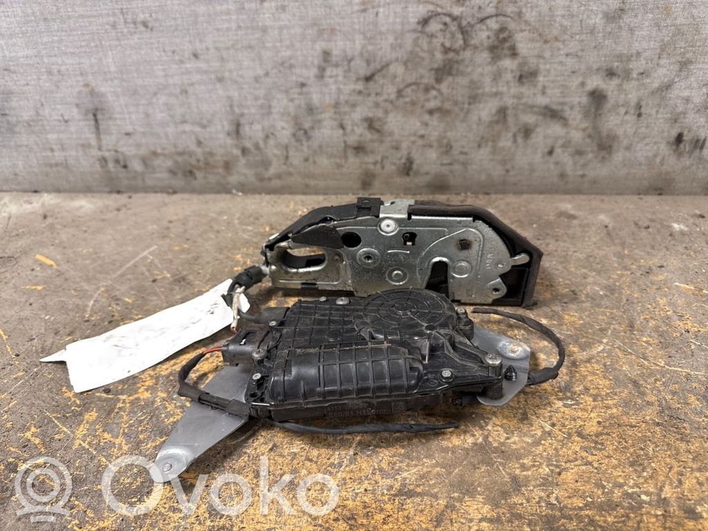 BMW 5 E60 E61 Priekinė durų spyna 