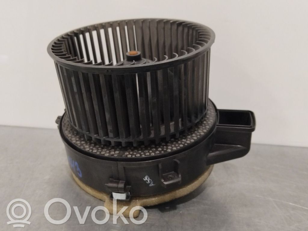 BMW 5 G30 G31 G38 Lämmittimen puhallin 