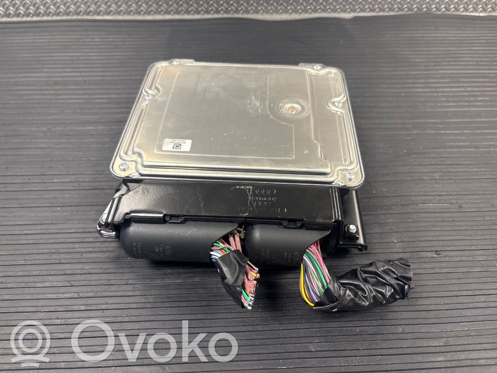 Audi A5 8T 8F Unité de commande, module ECU de moteur