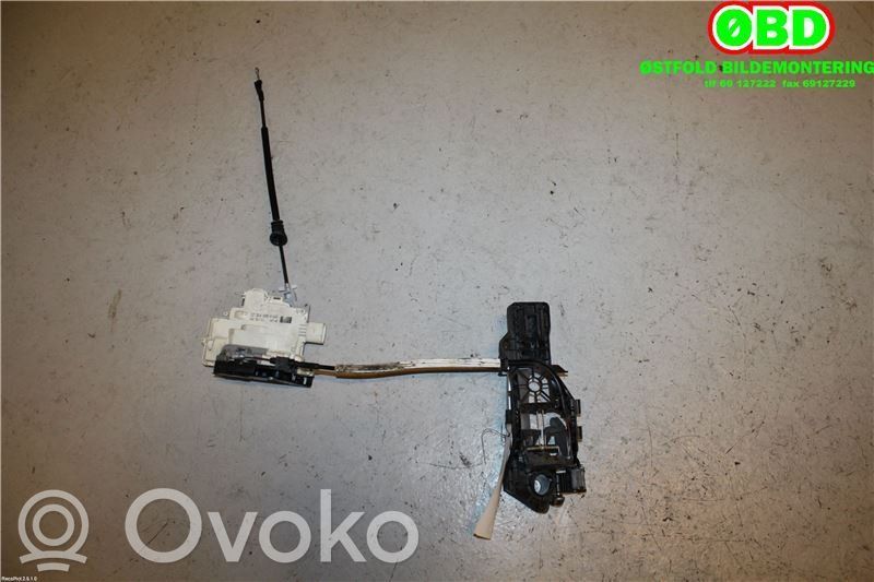 Volkswagen PASSAT B7 Zamek drzwi tylnych