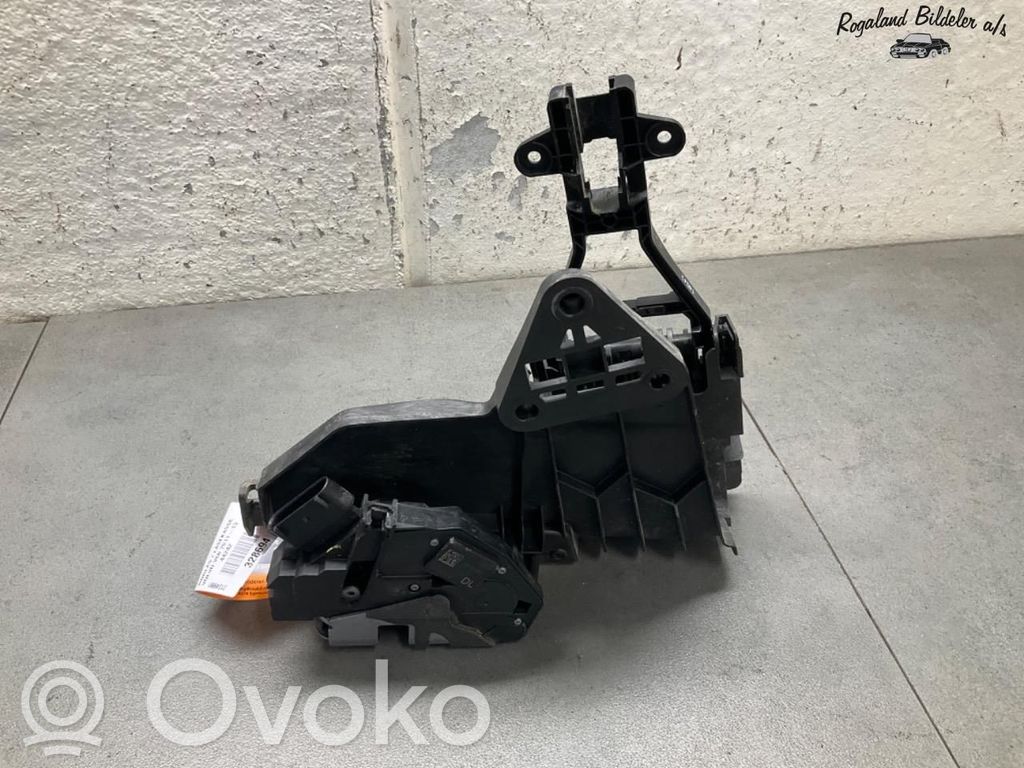 Volvo V60 Serratura portiera anteriore 