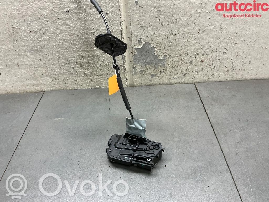 Ford Focus Cerradura de puerta delantera 