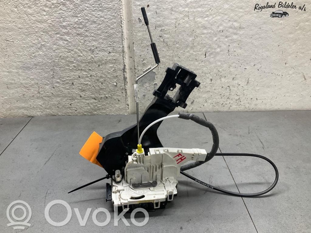 Etuoven lukko   A9067201735,A9067201735,A9067201735