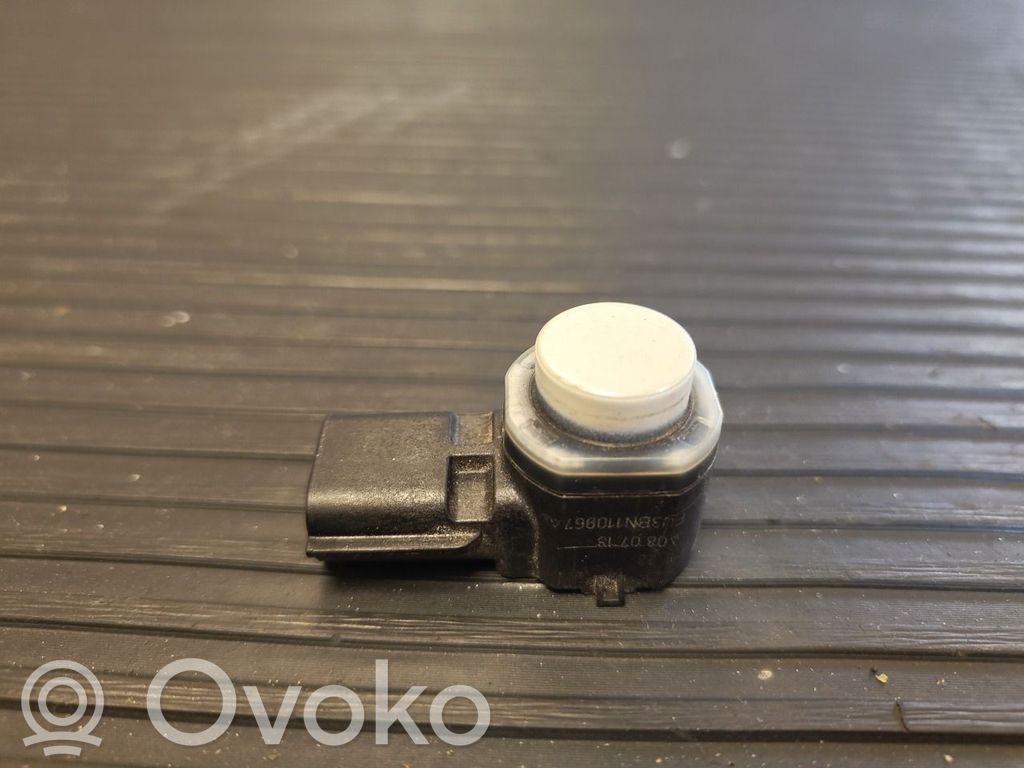Nissan Leaf II (ZE1) Interruptor del sensor de aparcamiento (PDC) 