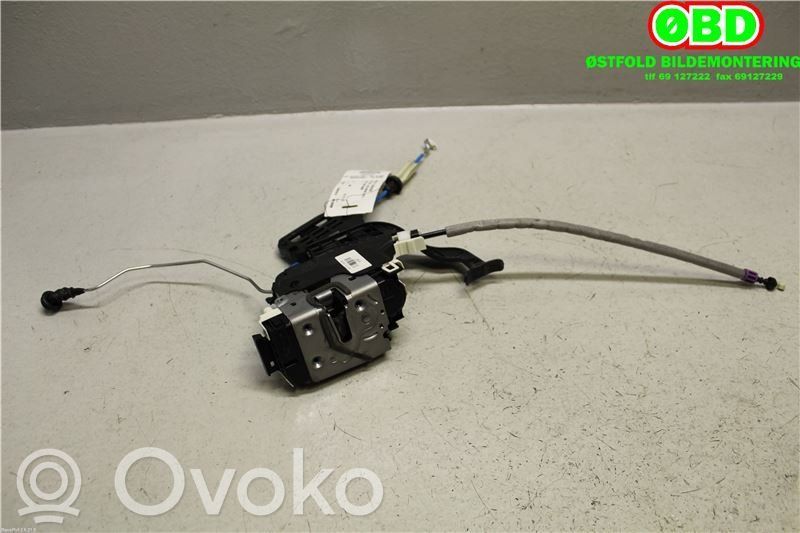 Mercedes-Benz B W246 W242 Serratura portiera anteriore