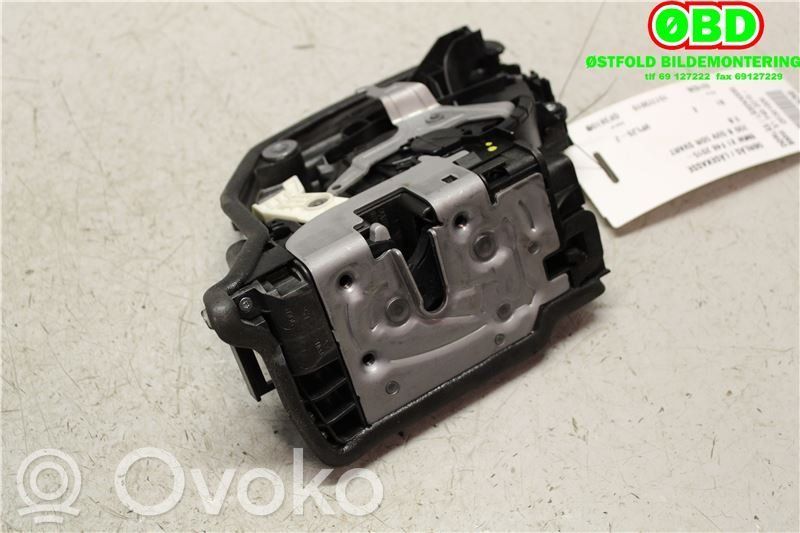 BMW X1 F48 F49 Zamek drzwi tylnych