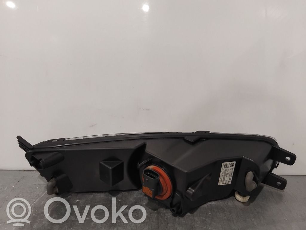 Volkswagen PASSAT B7 Etusumuvalo