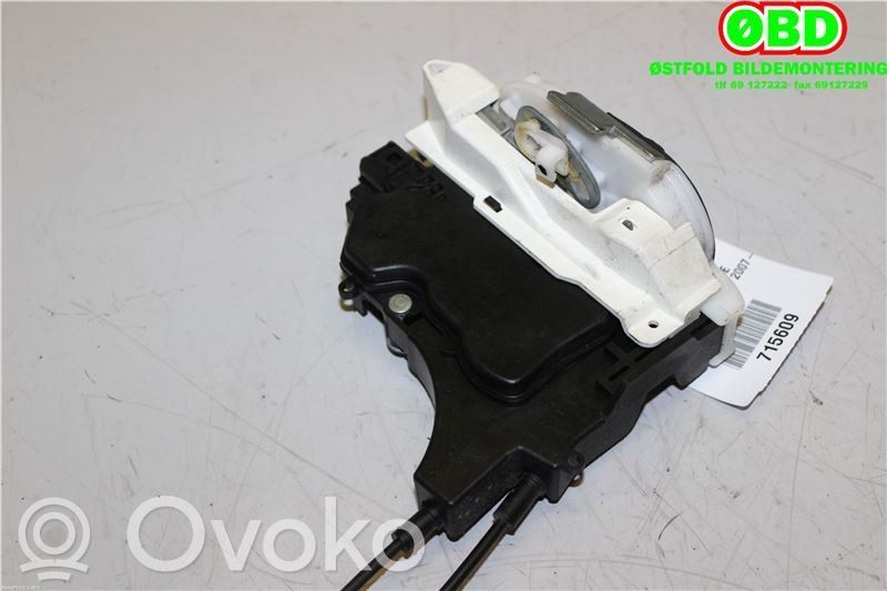 Mitsubishi Lancer VIII Etuoven lukko 