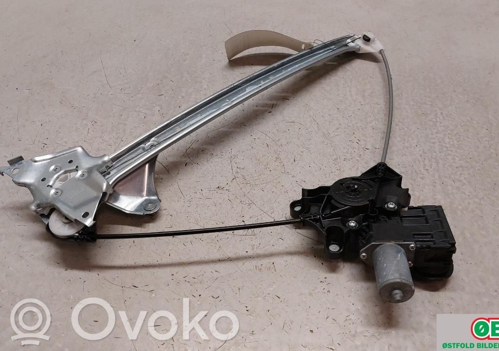 Suzuki Across Alzacristalli elettrico della portiera anteriore 