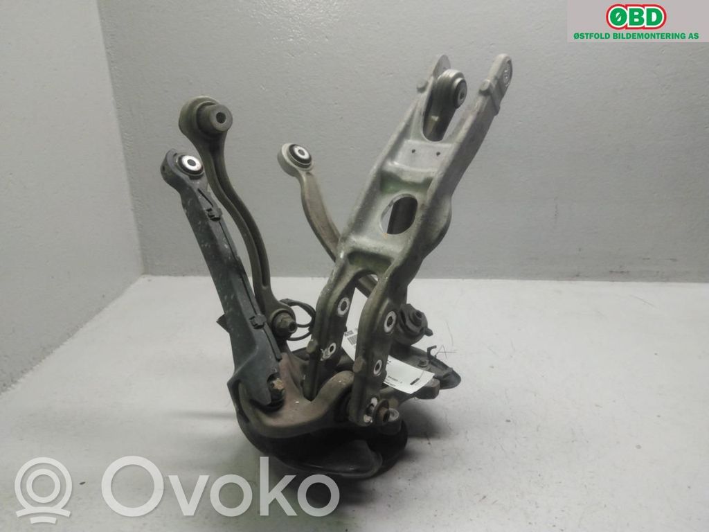 Mercedes-Benz EQC Fuso a snodo con mozzo ruota posteriore