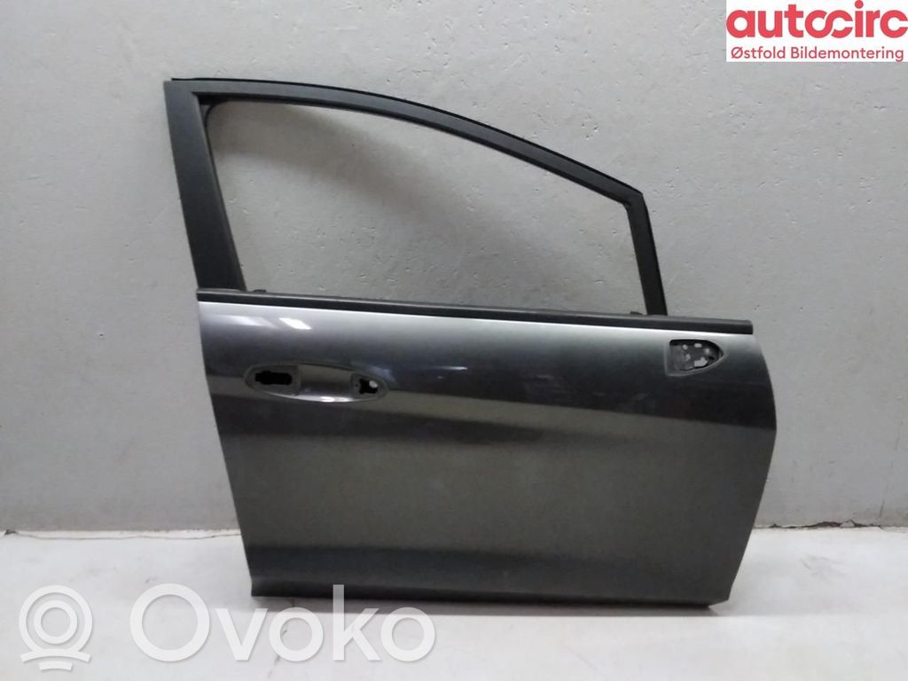Ford Fiesta Puerta delantera 