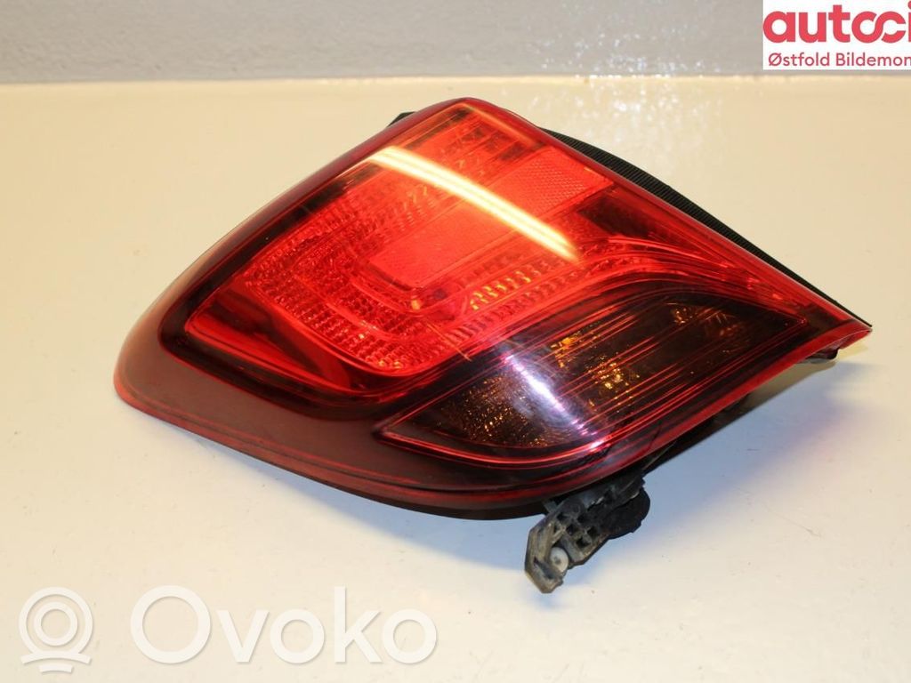 Toyota Yaris Luci posteriori 