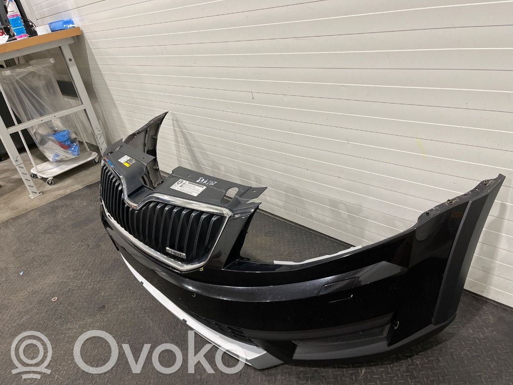 Skoda Octavia Mk3 (5E) Zderzak przedni 