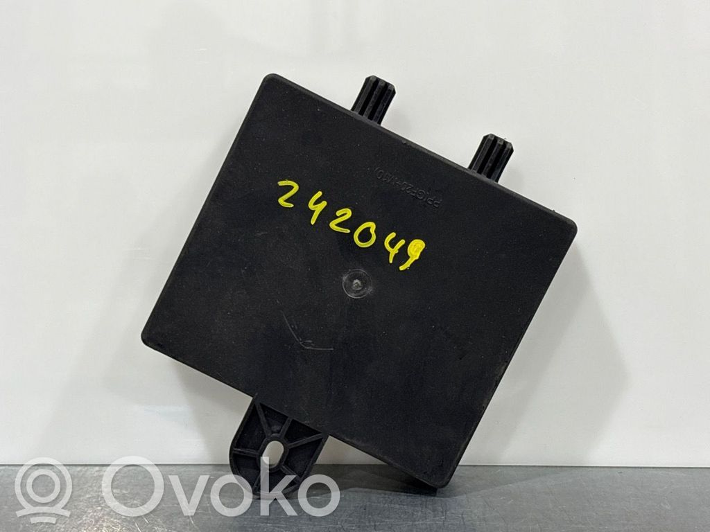 Renault Captur Door control unit/module 