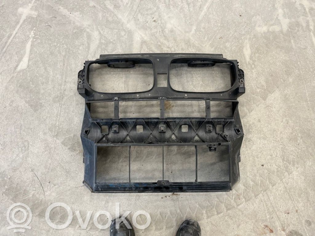 BMW X5 E70 Radiatoru panelis 