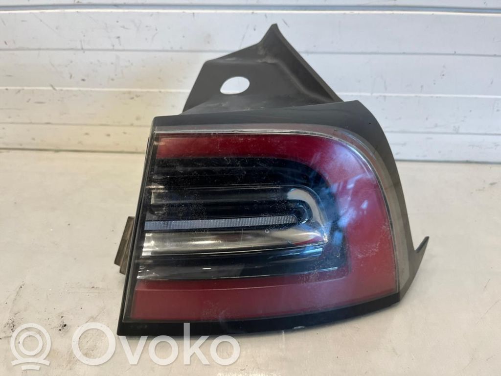 Tesla Model Y Takavalot 