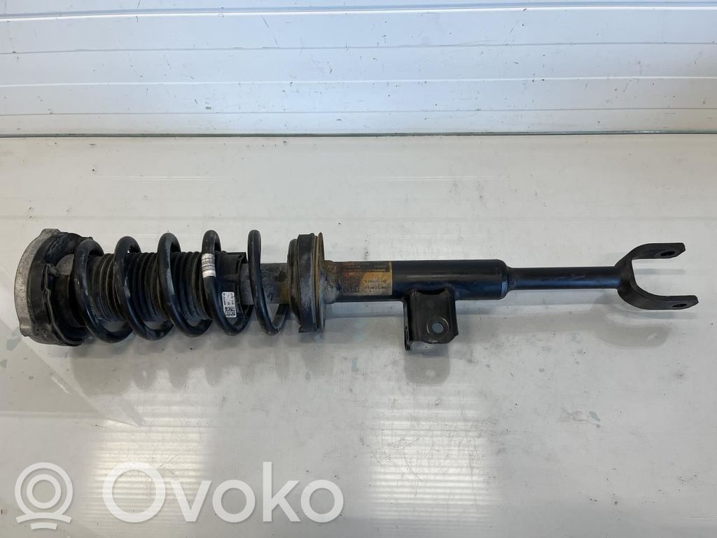 BMW 5 G30 G31 G38 Amortyzator osi przedniej ze sprężyną 