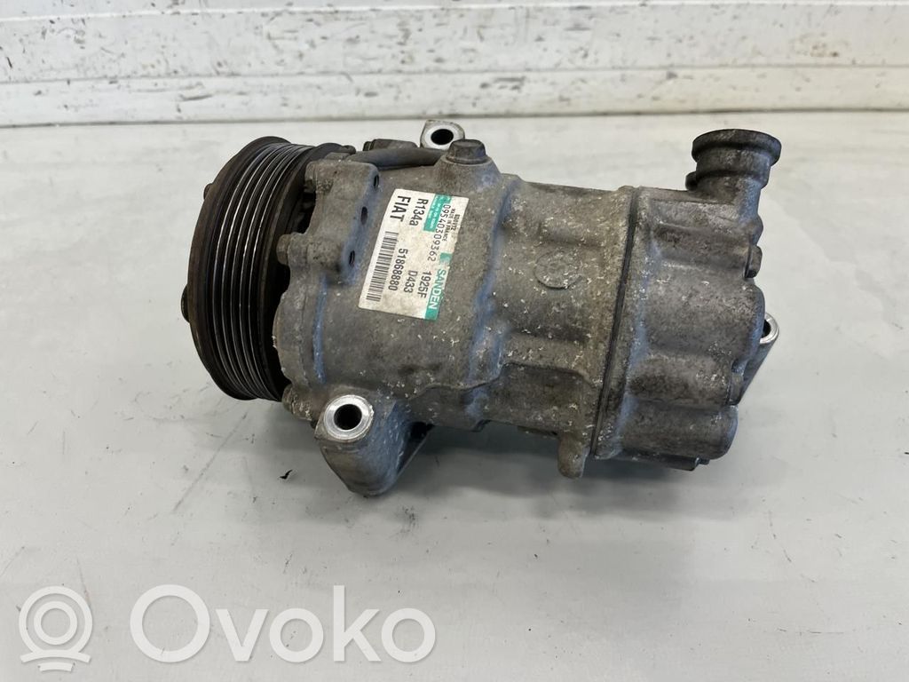 Opel Combo D Air conditioning (A/C) compressor (pump) 