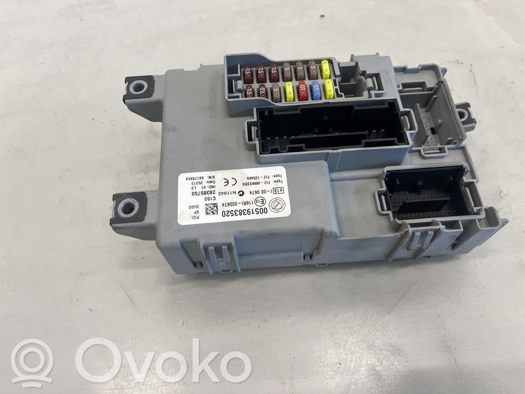 Opel Combo D Korin keskiosan ohjainlaite 
