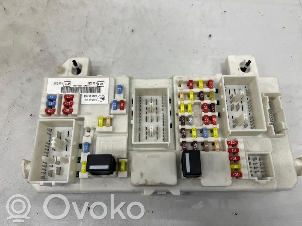 Ford Kuga I Korin keskiosan ohjainlaite 