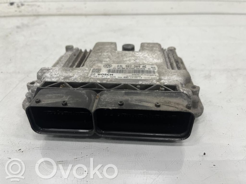 Volkswagen PASSAT B7 Unité de commande, module ECU de moteur 