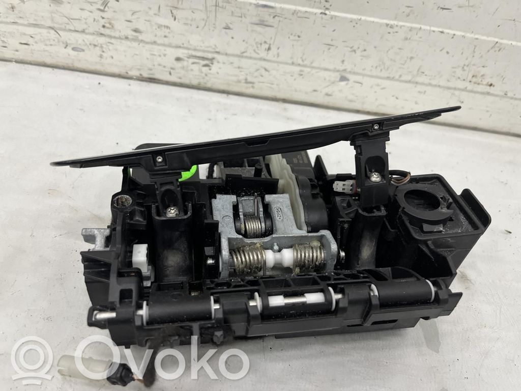 Porsche Taycan 9J1 Klamka zewnętrzna drzwi tylnych 