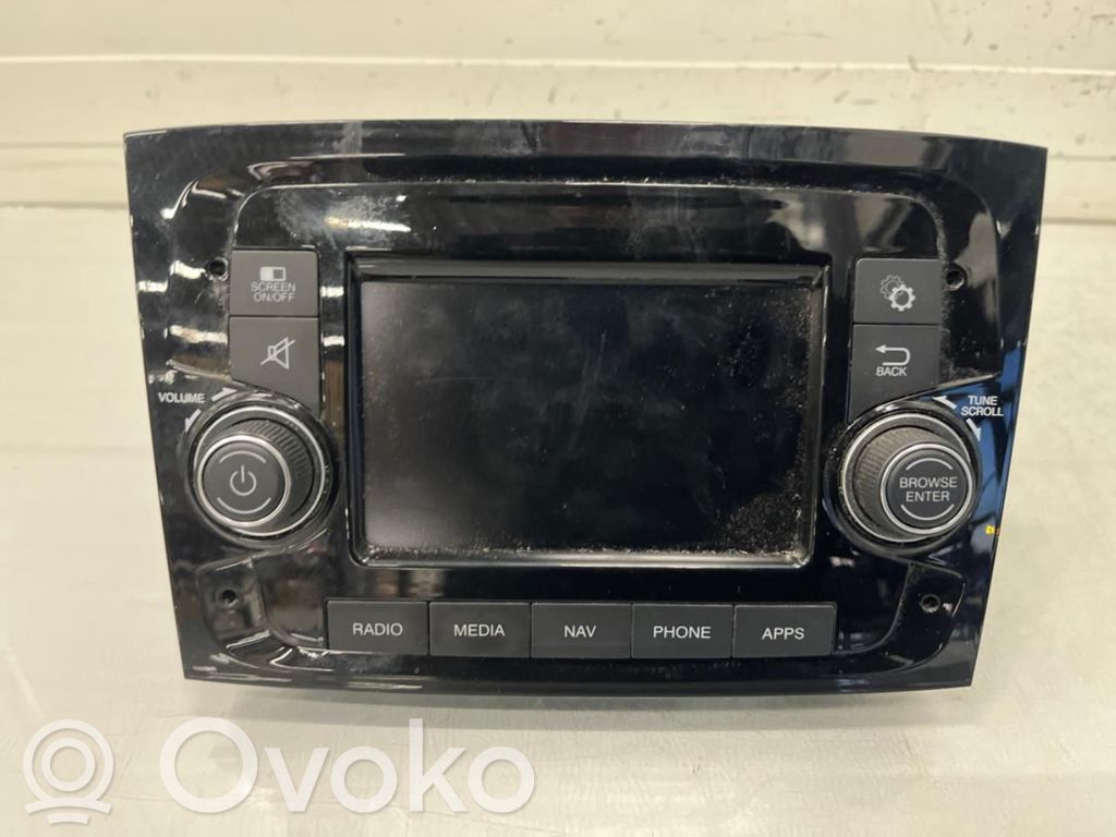 Fiat Doblo Panel / Radioodtwarzacz CD/DVD/GPS 