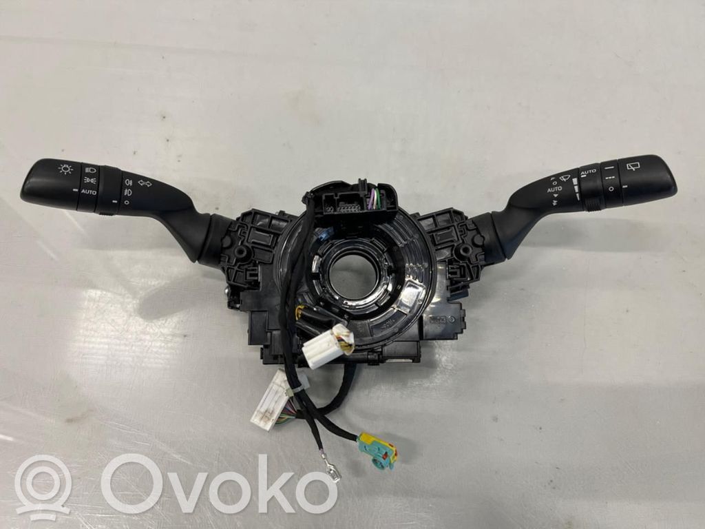 Toyota Corolla Cross Comutator/buton multifuncțional 