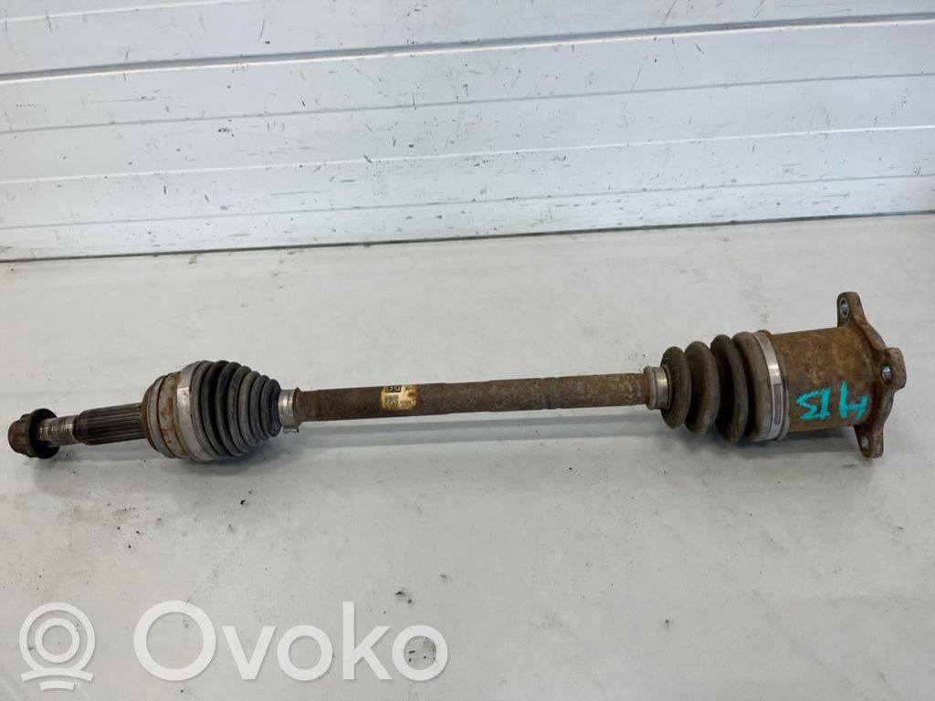 Toyota Corolla Cross Półoś tylna 