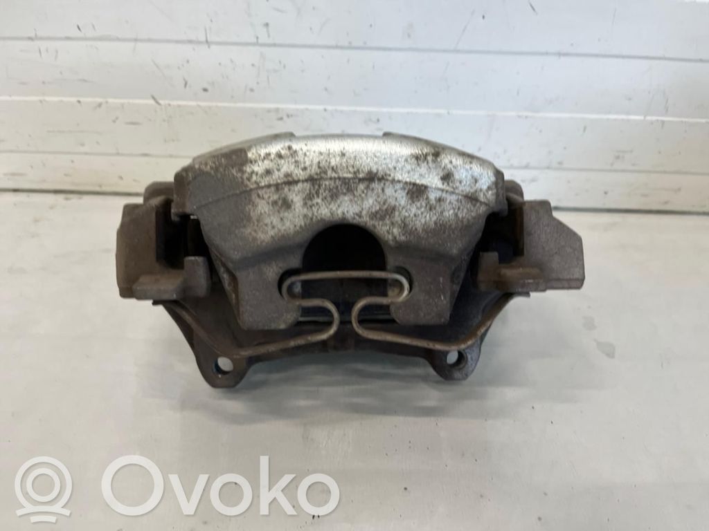 Volvo XC40 Etujarrusatula 