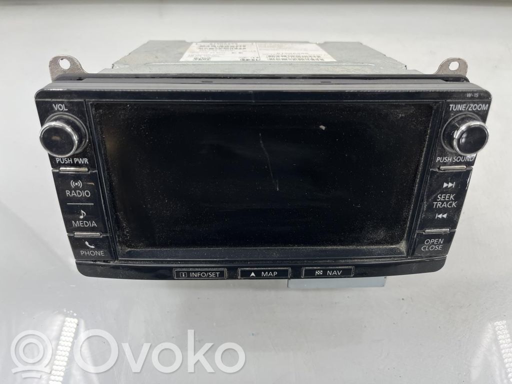 Mitsubishi Outlander Panel / Radioodtwarzacz CD/DVD/GPS 
