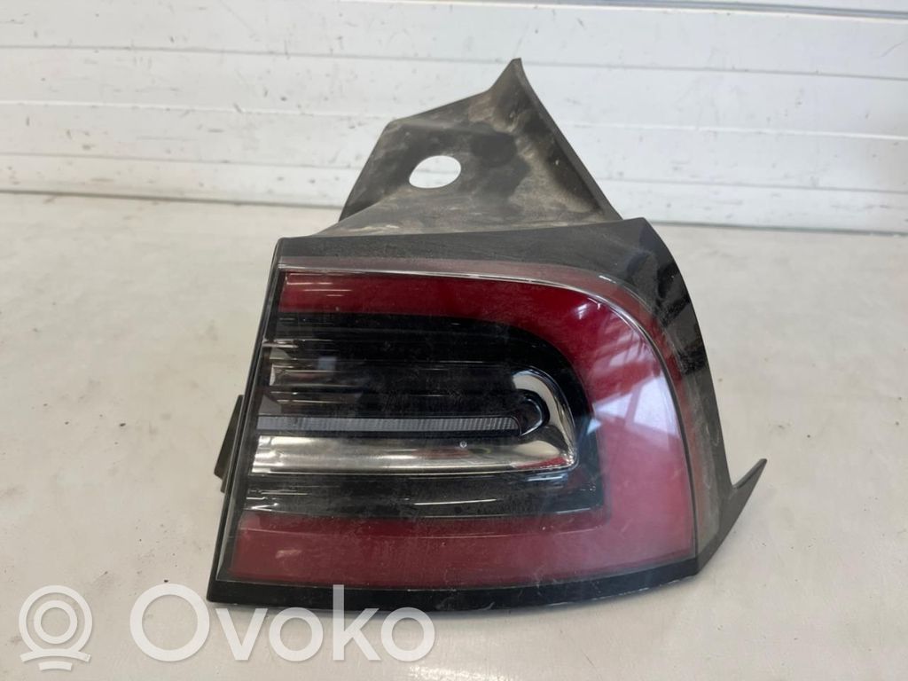 Tesla Model Y Takavalot 
