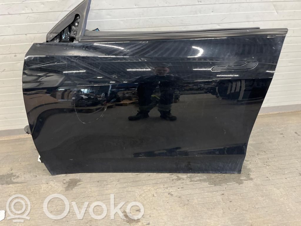 Tesla Model Y Puerta delantera 