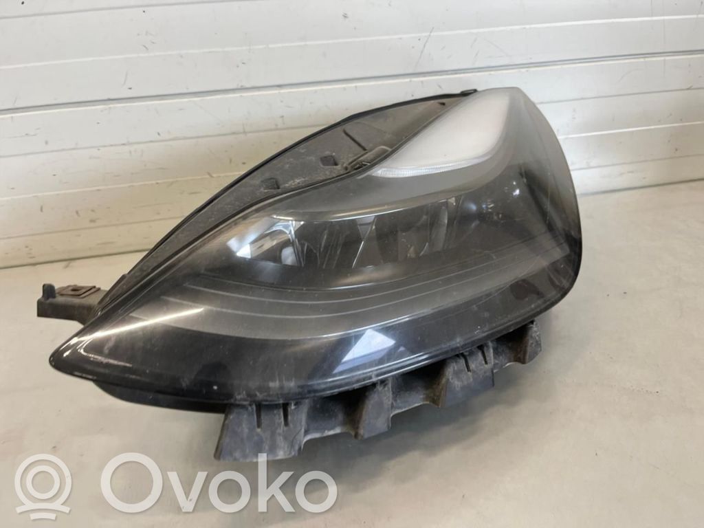 Tesla Model Y Phare frontale 